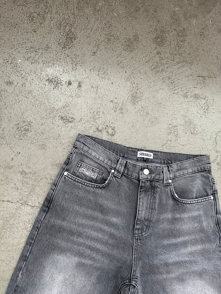 GREY FLARED DENIM