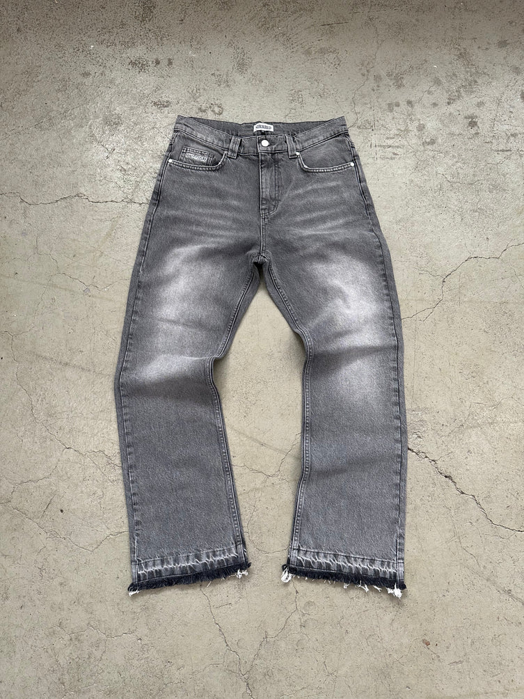 GREY FLARED DENIM