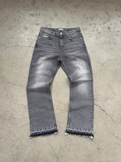 GREY FLARED DENIM