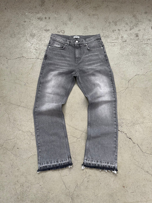 GREY FLARED DENIM