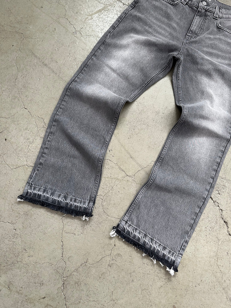 GREY FLARED DENIM